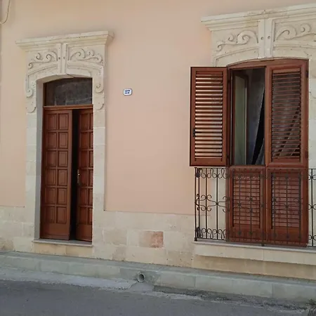 Casa Sofia: Comodi E Tranquilli Apartamento Maruggio